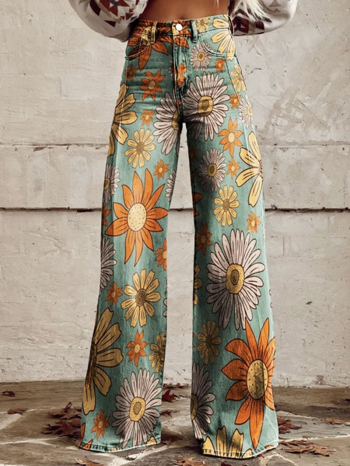 Boho-Jeanshose mit Blumenmuster