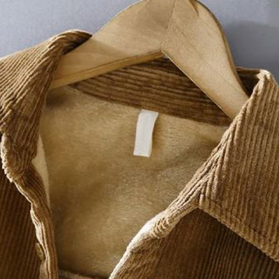 Klassisch designte Cordjacke