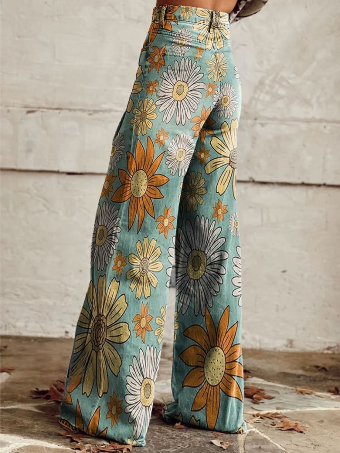 Boho-Jeanshose mit Blumenmuster