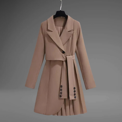 LOUISA – Eleganter Mantel mit Faltendetails