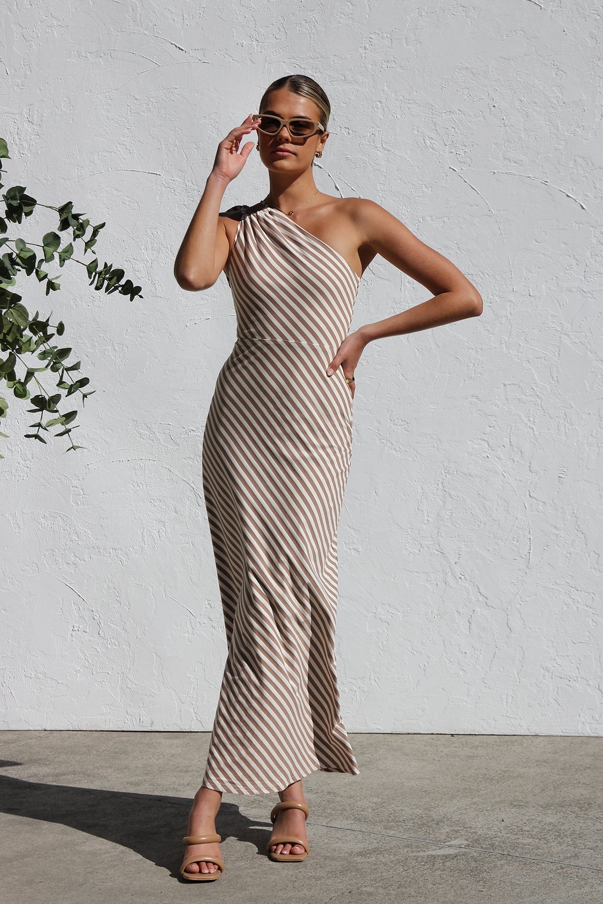 Rosalie - Gestreiftes Kleid mit elegantem Detail